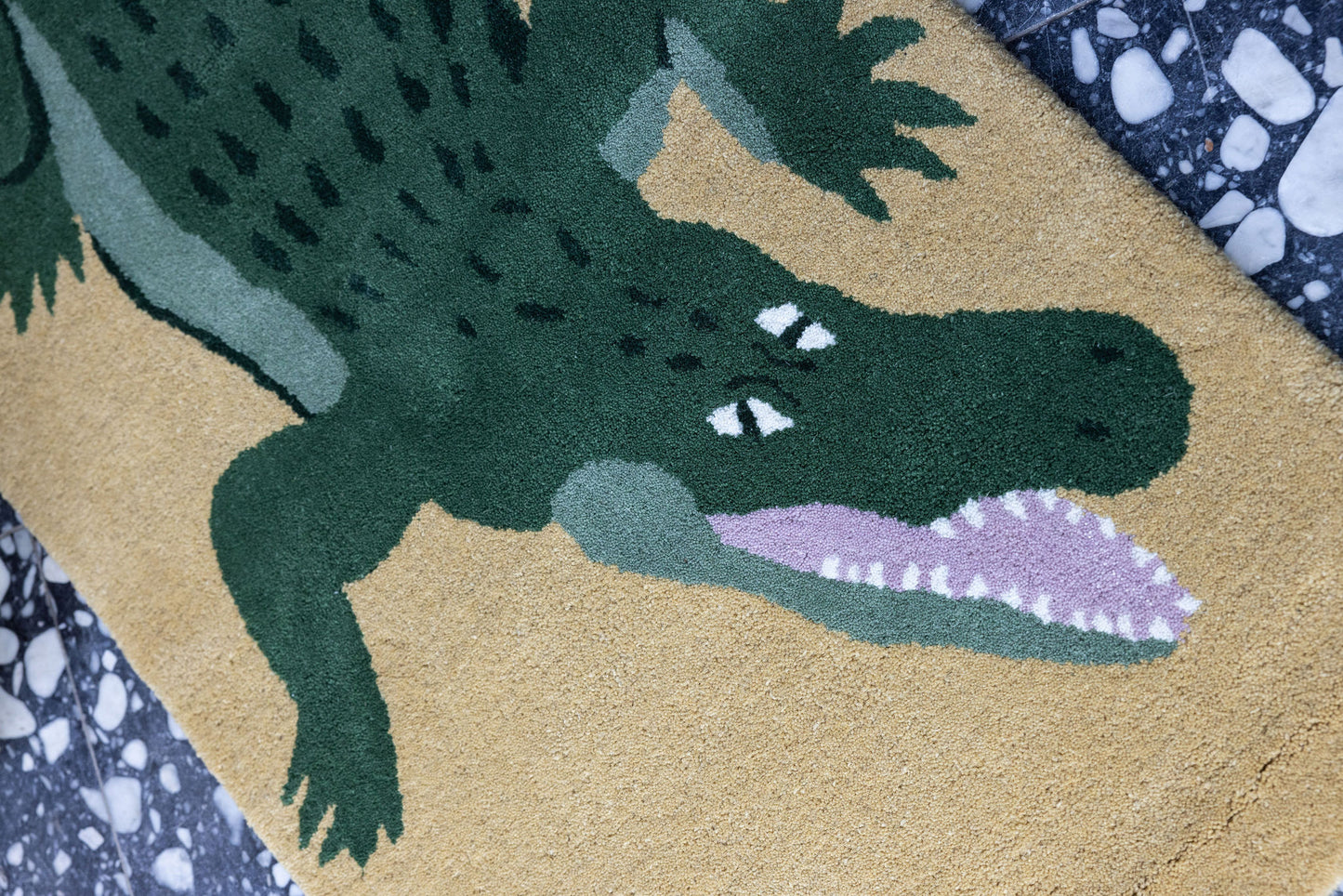Alligator Runner Tufted