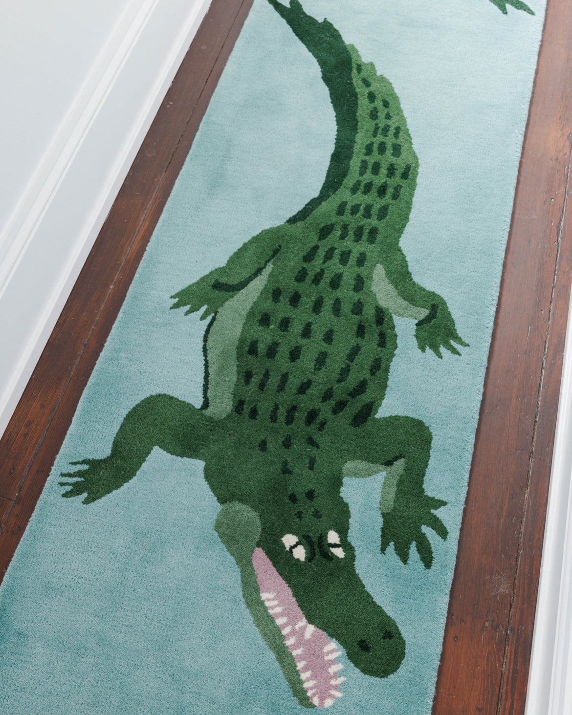 Alligator Runner Tufted